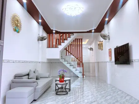 NHÀ MỚI THƠM MÙI SƠN Tái Định Cư Đất Lành tuyến đường mát nhất