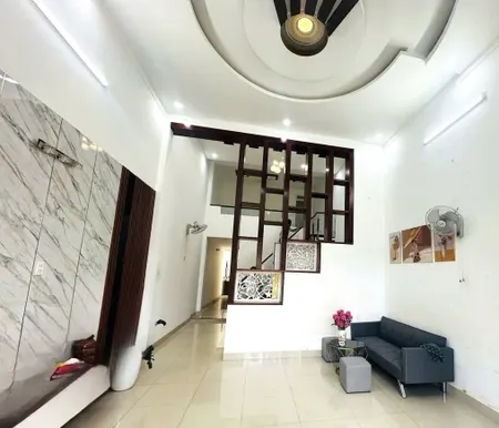 Bán Căn nhà Tâm Huyết, Còn mới keng, 90m2 đất, nhà 3 phòng ngủ, 2WC, công năng đầy đủ. BÁN 3tỷ200tr Thương lượng. Tặng lại Nội Thất