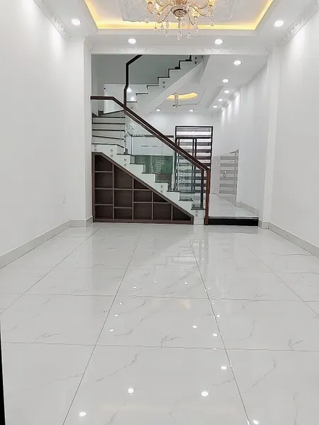 💎 KẾ THE SUN SAIGON – NHÀ TRỐNG 4 TẦNG, SÂN ĐẬU Ô TÔ – CHỈ 6.x TỶ 🏡