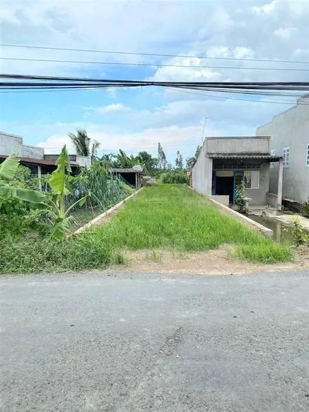 Bán gấp đất thổ cư 151m2 tân trung gò công, giá chỉ 650tr, sổ hồng riêng sang tên ngay