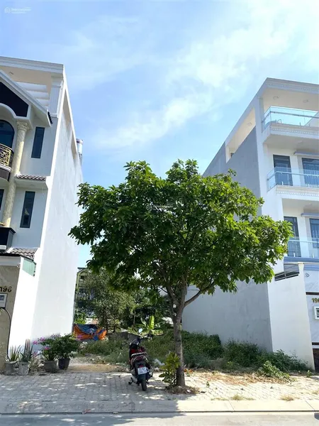 Anh tôi chỉnh chú cần bán gấp lô đất 75,6m2, đường nhựa, đã có sổ sẵn