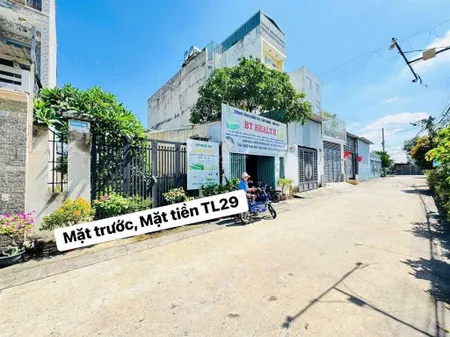 2 mặt trước/sau 5,26x30, đã tách riêng 2 sổ 5,26x15. đã có gpxd 5 tầng gồm trệt, lửng, 2 lầu, st