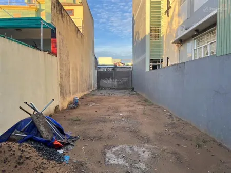 Lô đất nền tại tthp chuyên trần văn giàu , 150m2 thổ cư, 750tr còn thương lượng. p4 tân an ,long an