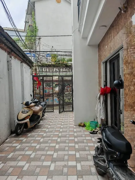 NHÀ DÂN XÂY Ở NGAY, 51M2, 5 TẦNG, 5 NGỦ, 10M RA ÔTÔ, GIÁ HƠN TỶ
