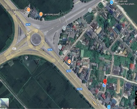 Đất full thổ cư, hướng nam, đường trước mặt xe oto tránh nhau, cách quốc lộ 1A 50m. Vị trí nằm trong khu dân cư đã phát triển, đối diện trường ĐH Hà Tĩnh. Mua để ở với chi phí hợp lý cho vợ chồng trẻ. LH 096 828 5386