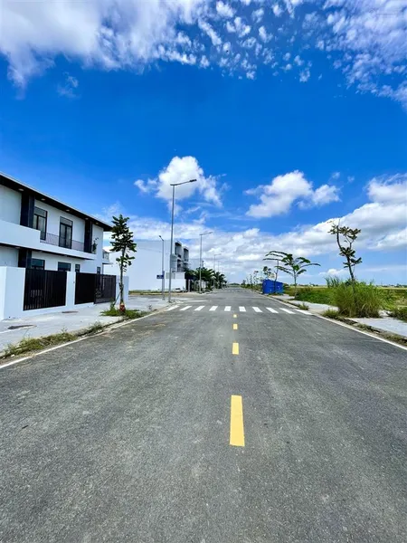 Bán đất hương sơ đường rộng 19,5m xung quanh hàng xóm giàu có