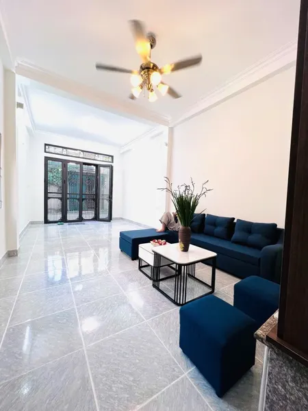 BÁN NHÀ ĐỨC GIANG, LONG BIÊN- LÔ GÓC, 40M-NHỈNH 8 TỶ(TL)