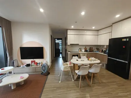 Bán căn 3pn 83m2 bc đông nam giá 5,6 tỷ full đồ sẵn sổ tòa pavilion