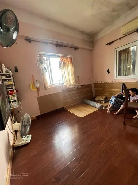 Bán nhà tập thể tạ quang bửu tầng 2 nhà đẹp về ở ngay, 2 phòng ngủ, sáng thoáng chỉ 2,8 tỷ đồng