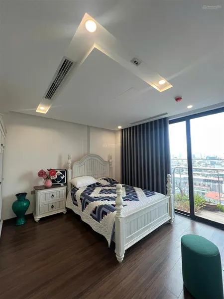 Bán căn hộ cao cấp tại green diamond dt 136m2, 3 ngủ, giá 19,5 tỷ, full nội thất, view thoáng mát