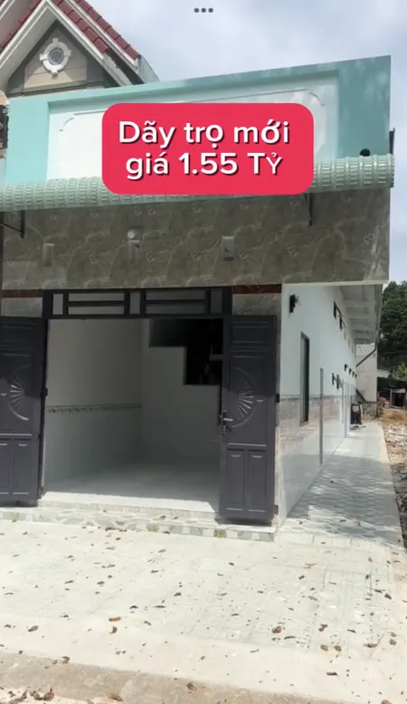 Chủ cần sang nhượng dãy trọ mới xây 150m2 sát KCN Bàu Bàng , khu vực dân đông đúc cho thuê kinh doanh cực tốt , giá siêu hời chỉ 1.55 TỶ , sổ hồng riêng