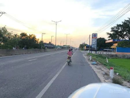 Cần bán gấp lô đất 1ha truông mít, Dương Minh Châu Tây Ninh. 
Diện tích 1ha đất trồng cây lâu năm , đã đăng ký lên thổ cư.