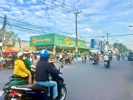 Bán 2 lô đất liền kề mt đường đông an, dĩ an, full thổ cư, giá 25.5 triệu/m2 đang thuê 20tr/tháng