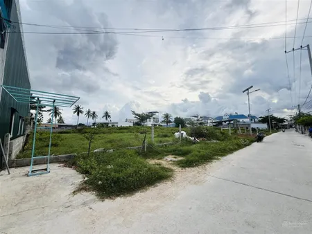 Bán đất 1200m2. mặt tiền gần 25m. cách dự án vin chuẩn bị khởi công 200m cách ql1a 100m