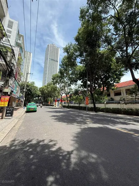 Chính chủ gửi bán lô góc mặt tiền đường lý tự trọng, nha trang cách bãi biển, tòa goldcost chỉ 200m