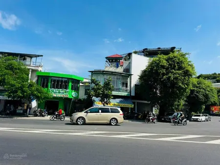 Mặt tiền phạm văn đồng, sát cf highlands * bên kia đường là biển trần phú giá 8 tỷ 868 triệu