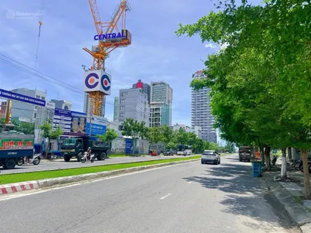 Góc 3 mặt tiền phó đức chính, sát vương thừa vũ dt 300m2 vị trí kinh doanh đỉnh giá 32 tỷ