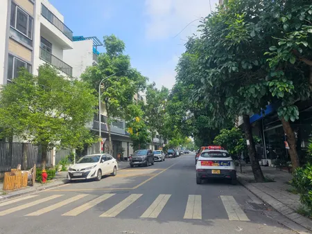 Bán căn liền kề hud-B 3.5 tầng. Diện tích đất 110m. Mặt đường bình than. Khu bò sơn. Phường võ cường bắc ninh