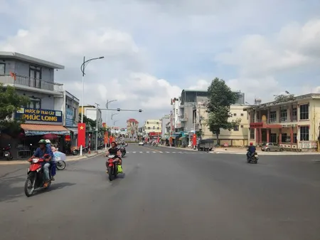 Kẹt tiền cần bán gấp lô đất 100m2 full thổ cư,mặt tiền đường nhựa giá chỉ 720tr ở Bến Cát Bình Dương