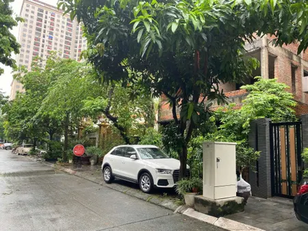 Bán nhà biệt thự Dự án C37 Bộ Công An - Bắc hà. DT 145m x 3,5 tầng. MT 9m. Giá 49 tỷ. LH: 0964769634