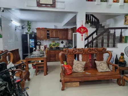 Cần bán nhà chính chủ ở đường Ngã 3 Trực Cát phường Vĩnh Niệm (cũ) Hải Phòng; 2 phút đến Hoàng Huy Cormer, siêu thị Aeonmel, Viện Y học Biển, Bênh viện Vinmec, Bến xe, trường học các cấp. Nhà 43 m2; 4 tầng; Sổ đỏ CC; hướng TB, mặt tiền 5m, ngõ ô tô; thiết