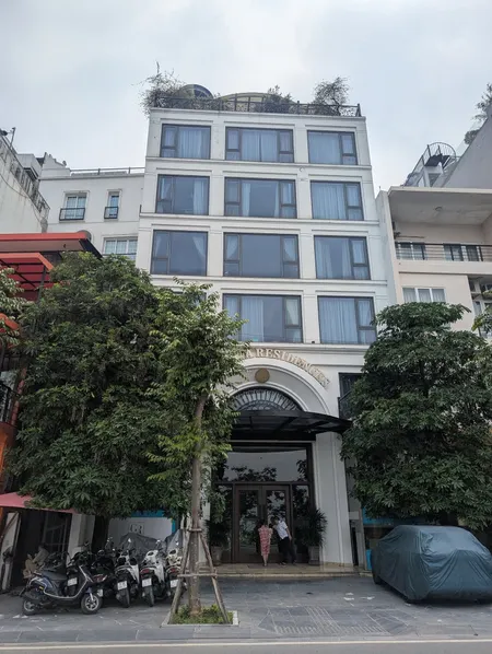 Cho thuê nhà Nguyễn Hoàng, 120m2, 9 tầng, đầy đủ PCCC, thang máy làm văn phòng