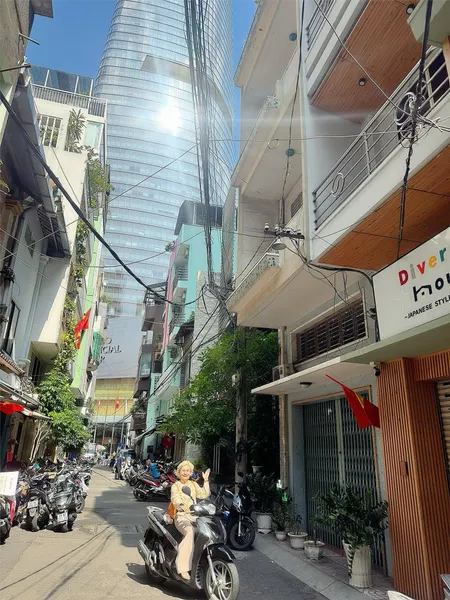 CHÍNH CHỦ CHƯA QUA ĐẦU TƯ - BÁN NHÀ 5 TẦNG VIEW TÒA NHÀ BITEXCO QUẬN 1 - XE HỎI NGỦ TRONG NHÀ THÔNG 3 MẶT TIỀN LỚN ĐƯỜNG HÀM NGHI & HẢI TRIỀU & NGUYỄN HUỆ