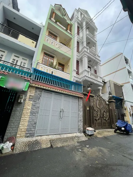 Hẻm Ô Tô Kinh Doanh Ngay Emart Phan Văn Trị Và Phạm Văn Đồng