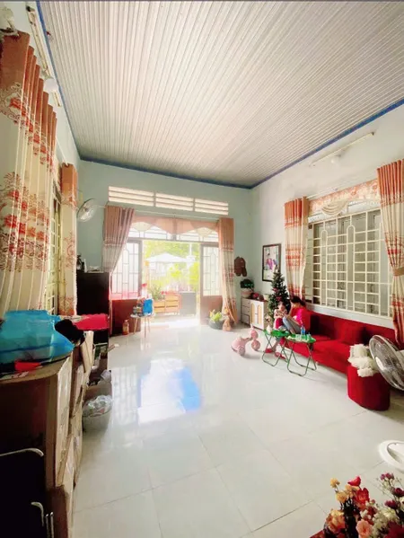 Bán nhà 318m² ngang 10,1m giá 1.95 tỷ Xã Hòa Phú
