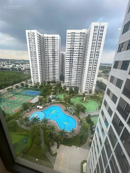 Studio cắt lỗ giá chỉ còn 1,75 tỷ, 28m2, view hồ cá koi, vinhomes quận 9