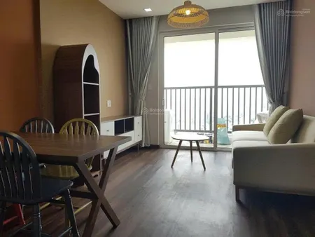 Chính chủ gửi bán căn hộ 2pn sky center / diện tích 74m2 giá bán 5 tỷ tầng cao view đẹp