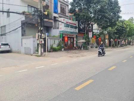 BÁN ĐẤT TẶNG NHÀ 3 TẦNG 99m2