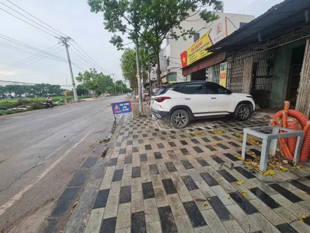 92m2 mặt đường Dục Tú 130tr LH 0969497451