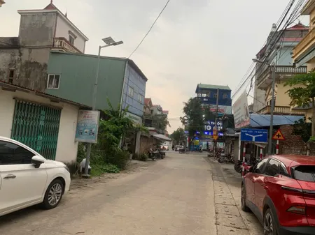 Bán Đất – Nam Cương (Hiền Ninh – Sóc Sơn)– 187m2– 2,87Tỷ – Cạnh N Văn Hoá -Ôto Tránh-ko lỗi .
Diện tích: 187m2,Mặt tiền.5m hậu nở 6,2m vuông vắn, tỷ lệ đẹp, ko lỗi Phong thuỷ,thuận tiện thiết kế xây dựng.
+Lô đất Nằm cạnh Nhà văn Hóa,ô tô tránh nhau tho