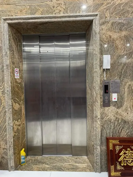 Nhà tôi cho thuê nhà mới, lô góc, 116m2_ 4T; vỉa hè, Giảng Võ-44 Tr