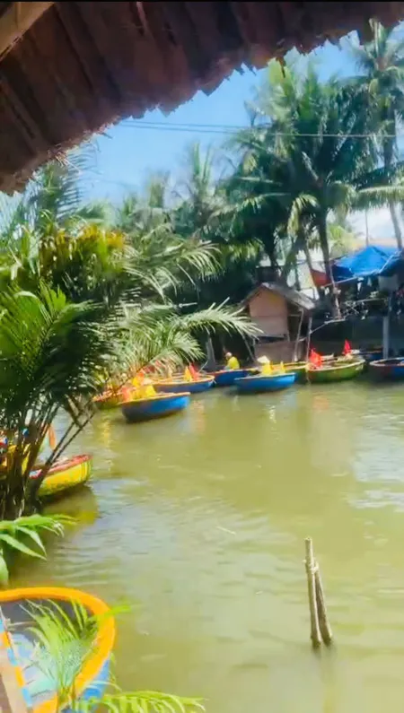 HOT ! Nhà 2 tầng 2 măt tiền trươc sau Ngang 8.8m VIEW sông khu duLich rừng dừa bảy mẫu gia chi 6t05
