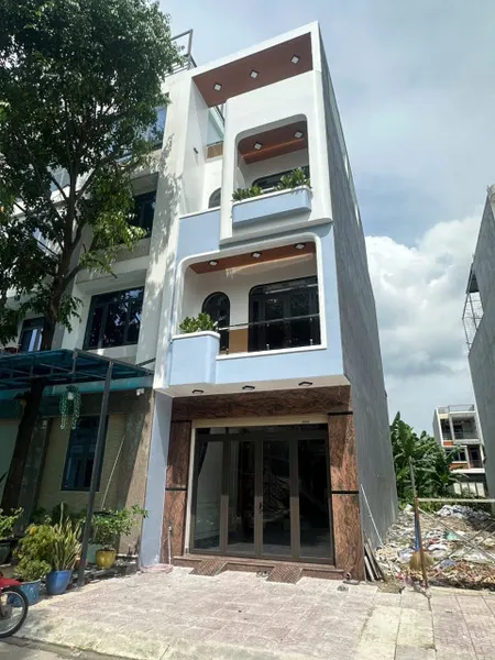 BÁN NHÀ 3 Lầu Bình Hoà - Bình Dương - Gần chợ 434