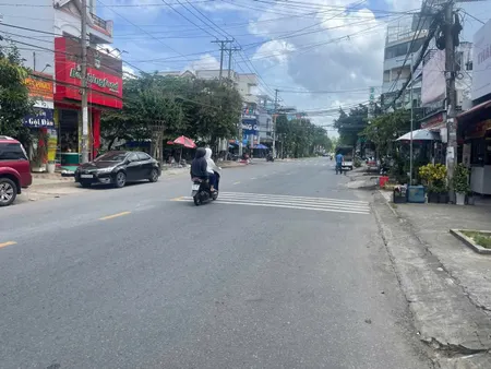BÁN NHÀ 2 LẦU MẶT TIỀN ĐƯỜNG NGUYỄN TRI PHƯƠNG ĐOẠN NGOÀI CHƯA QUA TÔ HIẾN THÀNH