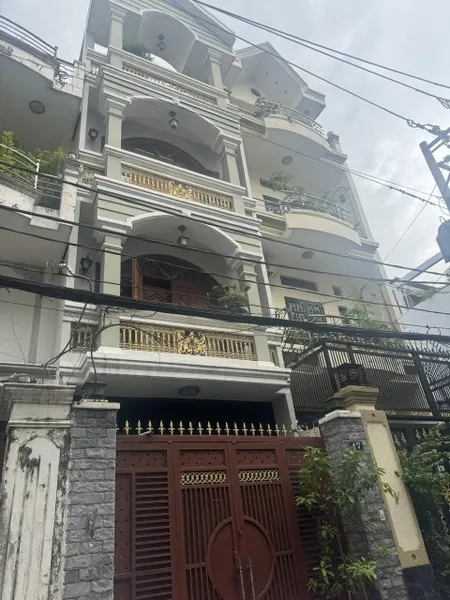 **Bán nhà HXH Cộng Hòa** p13; Tân Bình; (4,5x 25), 3 tầng hơn 13 tỷ