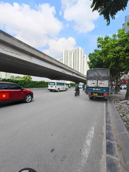 BÁN GẤP MẢNH ĐẤT MẶT ĐƯỜNG NGUYỄN XIỂN. 177M2 - MT 16M. LÔ GÓC.