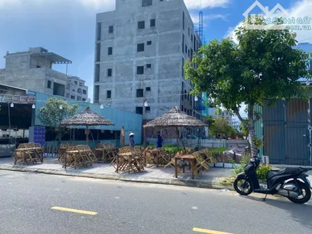 Lô góc 2 đường 7m5 Hoà Minh, cạnh Hoàng Thị Loan. S= 147m2 (7.5x20) Giá: 11.8 tỷ