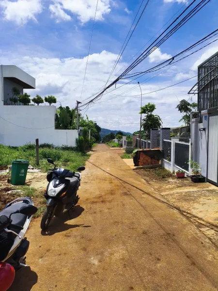 💥💥Chủ ngộp thở cần bán nhanh căn nhà siêu đẹp còn mới 
Căn nhà tại đường b2. Thôn 6. Cưbua(phường buôn ma thuột)