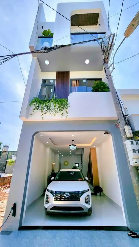 Giảm mạnh 300tr bán gấp giá còn 3ty350tr (bl)
🏡✨ BÁN NHÀ NGAY TRUNG TÂM PHỐ.