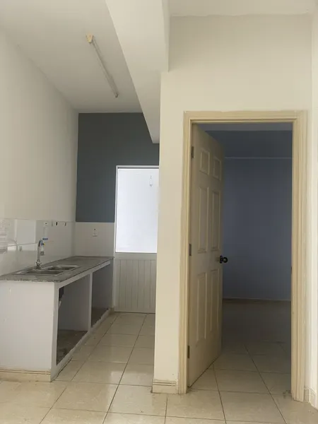 Bán Căn 2PN - 2WC HQC Plaza Giá 1,3 Tỷ, đã Có Sổ Hồng Sang Tên Ngay.ĐT 0909 456 158