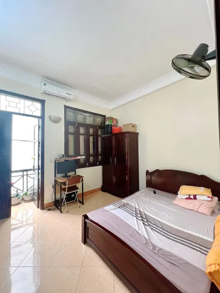 SIÊU PHẨM NGUYỄN PHÚC LAI – NGAY GẦN HỒ HOÀNG CẦU – Ô TÔ ĐỖ CỬA – NHÀ ĐẸP Ở NGAY