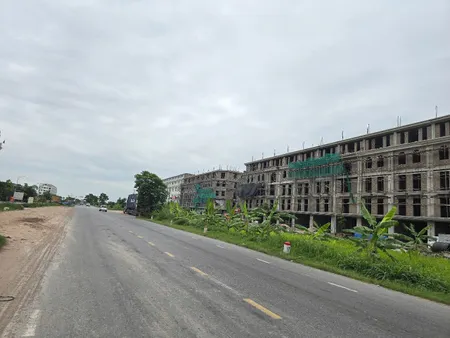 Bán nhà xây thô 4 tầng dãy LK7. Diện tích đất 90m. Dự án đông đô việt đoàn. Mặt đường 287. Xã liên bão. Tỉnh bắc ninh