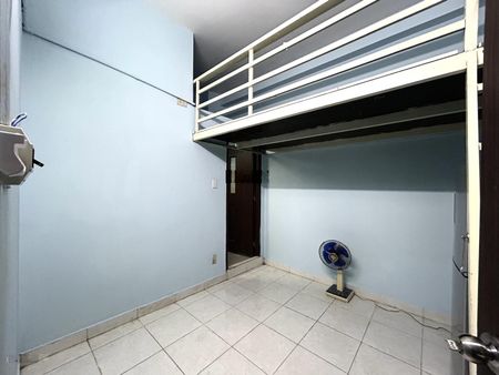 Thuê gấp phòng gác sinh viên giá 3x | ngay cầu vượt 3/2 quận 10 | cam kết như ảnh | an ninh cao