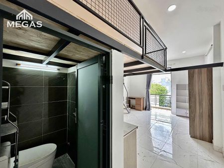 Một phòng duy nhất diuplex mới xây ban công rộng 30m2 ngay emart phan văn trị