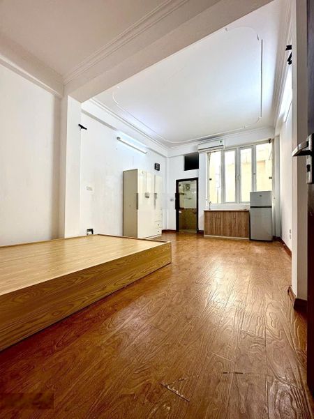 Cho thuê phòng 132a tân khai, hoàng mai 30m2, mặt phố, khép kín, thang máy, full đồ. lh: 0389752822