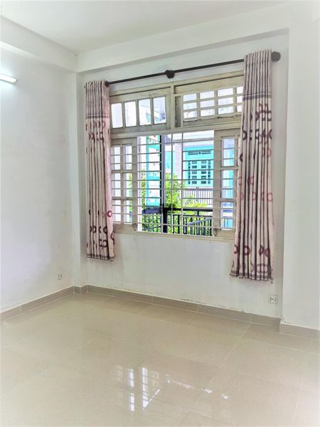 Cho thuê phòng TK PN + P bếp riêng + WC tại Lò Lu, giá 3,3 triệu, 33m2. Nhà xe riêng